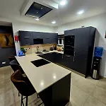 Δωμάτια σε οικογενειακή κατοικία Platinum Court *