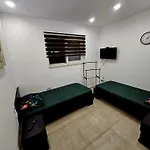 Δωμάτια σε οικογενειακή κατοικία Platinum Court *