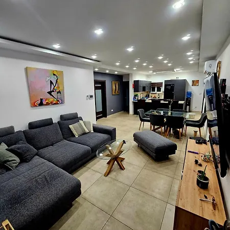 Platinum Court Homestay Marsaskala