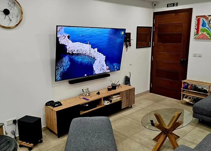 Platinum Court Gazde/Camere de închiriat *