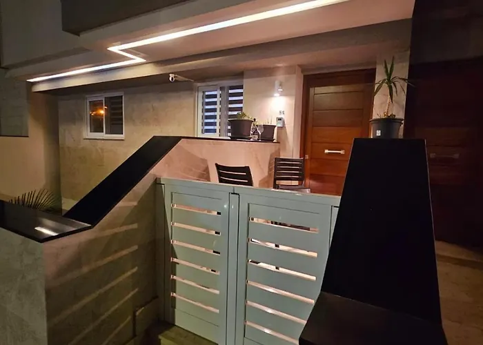 Проживание в семье Platinum Court *