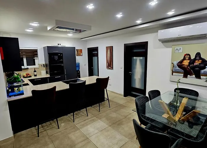 Platinum Court Gazde/Camere de închiriat Marsaskala